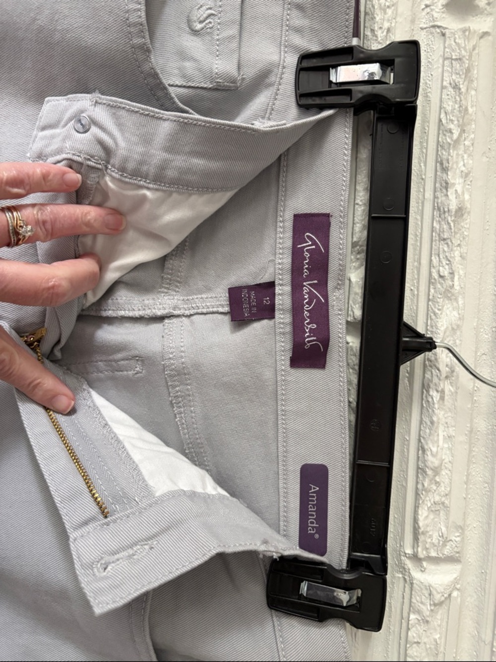 Gloria Vanderbilt Amanda Straight Leg Jeans in Light Gray - Picture 3 of 3